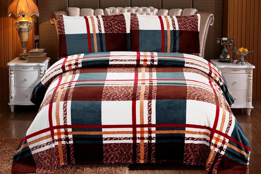 Fashionable Home Textiles Four-piece Winter Bedding Set With 2 Pillow Cases