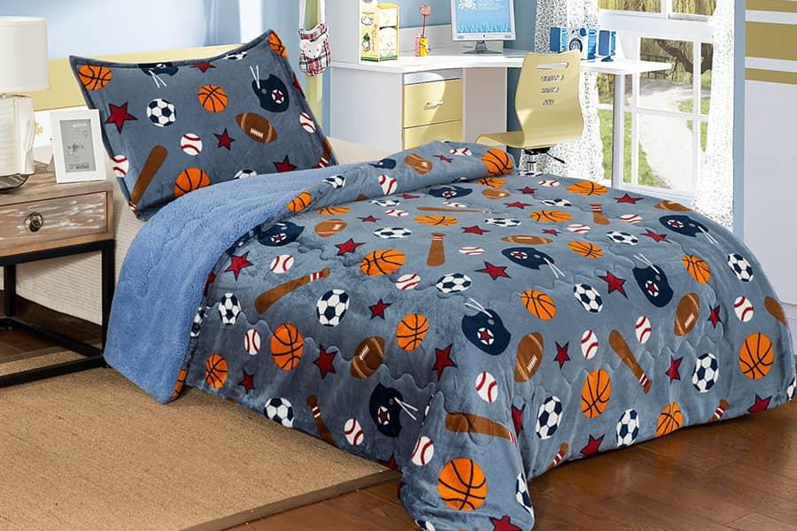 Soft warm household bed quilt 