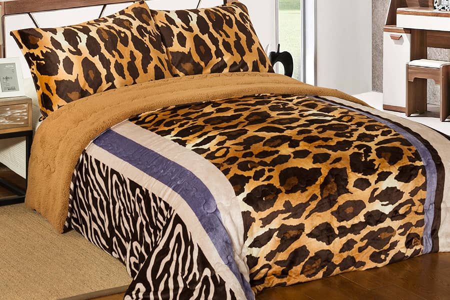High quality New flannel quilt for baby /adult with super soft touch flannel blanket in winter