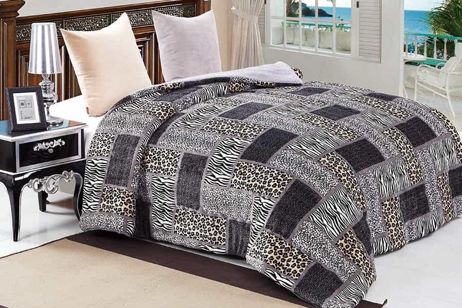 Comfortable hotel Printed flannel filling Polyester Warm Sherpa quilt for winter