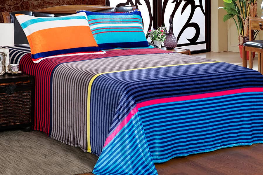 Wholesale Cozy Velvet Surface Color Printing Super Soft Thick Coral Fleece Knee Blankets 