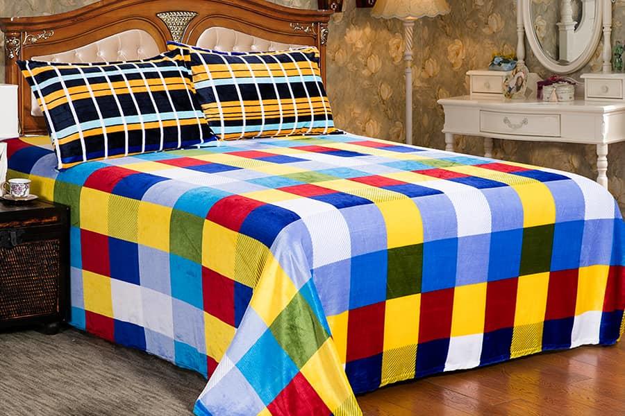 100% Polyester solid flannel fleece blanket in factory China 