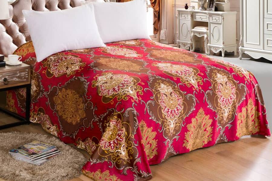 Wholesale Cow Animal Print Large Thick Fleece Flannel Blanket for Home Textile
