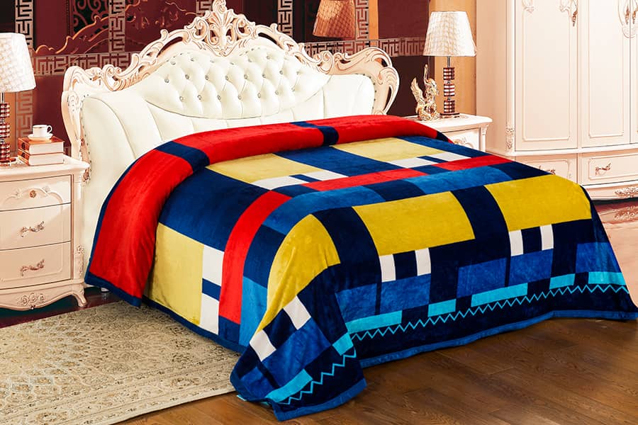 100% Polyester solid flannel fleece blanket in factory China 