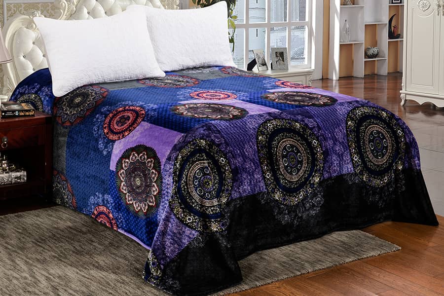 Yarn Luxury Feather 100% Polyester Knitted Baby Throw Blanket For Winter Travel 