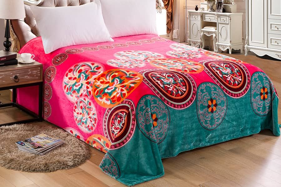 China Manufacturer Light Word Digital Printed Carpet Flannel Blanket For Home Textile 